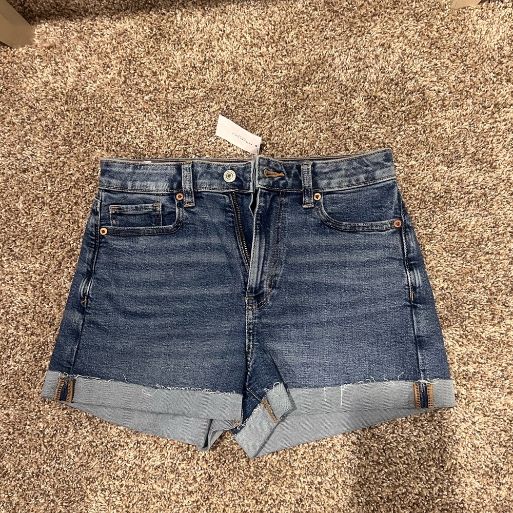 AE Mom Short Size 4
